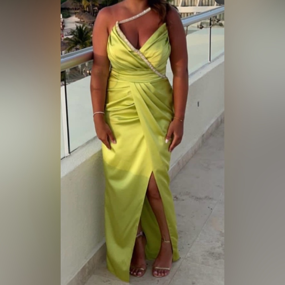 Custom Made dress. Satin Lime Green size 4-6.